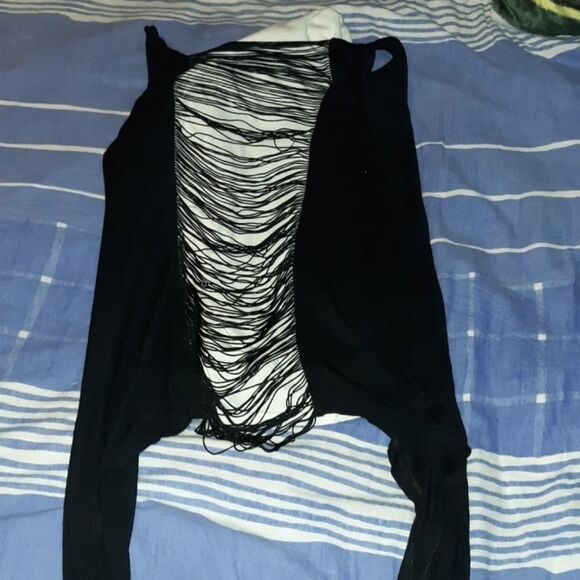 Firm Belief Skull Asymmetrical String Back Shirt - Picture 4 of 5